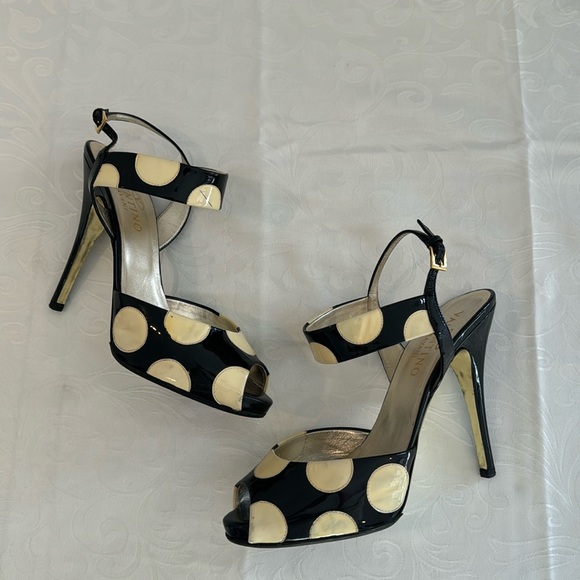 Valentino Garavani Shoes - Valentino Garavani Black & Yellow Patent Leather Sandal. EU 39.5.